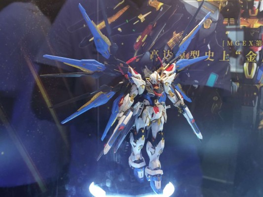 MGEX   1/100  强袭自由高达