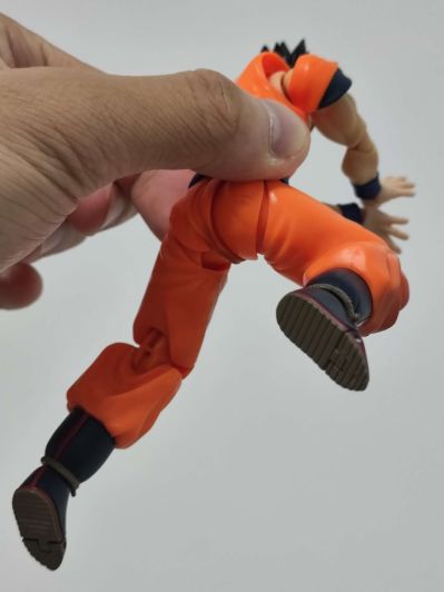 S.H.Figuarts 龙珠Z  全力超级赛亚人 孙悟空