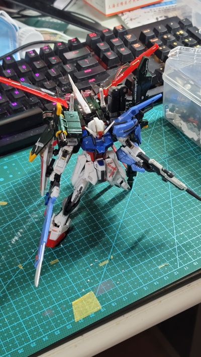 RG 1/144 翔翼型强袭高达