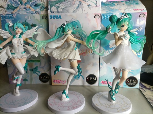 超级景品 “初音未来15周年纪念” 原画师：スオウ