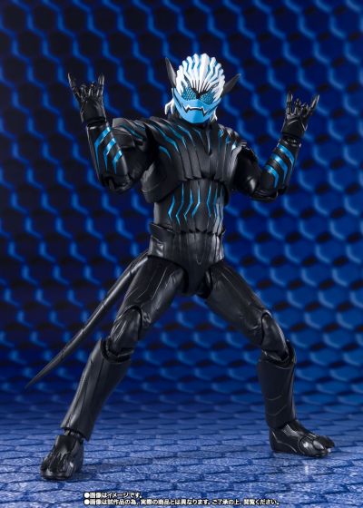 S.H.Figuarts 假面骑士利维斯 维斯+拉咘柯芙+配件包