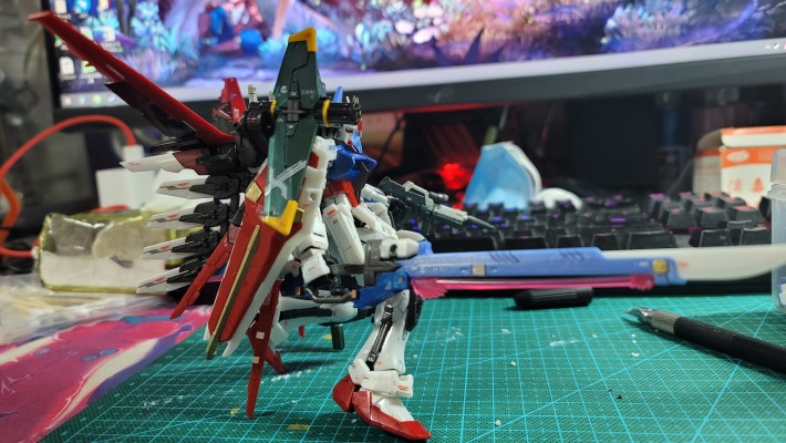RG 1/144 翔翼型强袭高达