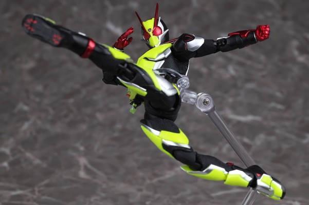 S.H.Figuarts  假面骑士零二（伊兹版）