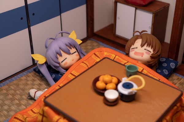 小小样品 在老家暖洋洋地钻被炉