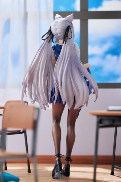 阿尔维娜 制服