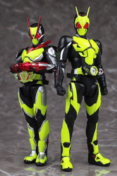 S.H.Figuarts  假面骑士零二（伊兹版）