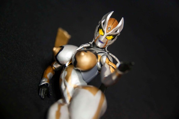 S.H.Figuarts  特利迦奥特曼 泽塔篇 邪恶特利迦