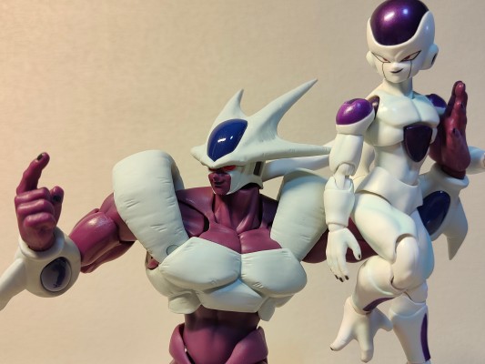 S.H.Figuarts  弗利萨 终极形态-复活