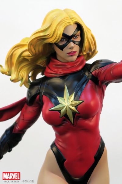 MARVEL 惊奇女士