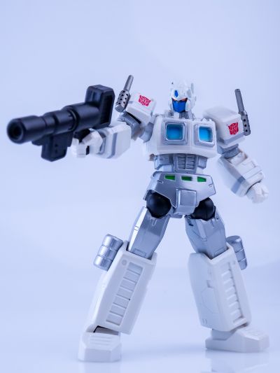 REVOLTECHNo.019变形金刚 フレンドショップ限定 ウルトラマグナス