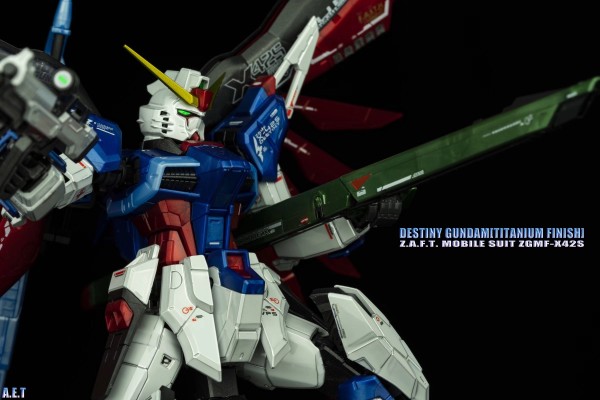 RG  1/144 命运高达专用强化特效件“光之翼”