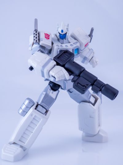 REVOLTECHNo.019变形金刚 フレンドショップ限定 ウルトラマグナス