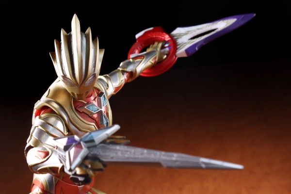 S.H.Figuarts  特利迦奥特曼 永恒闪耀特利迦