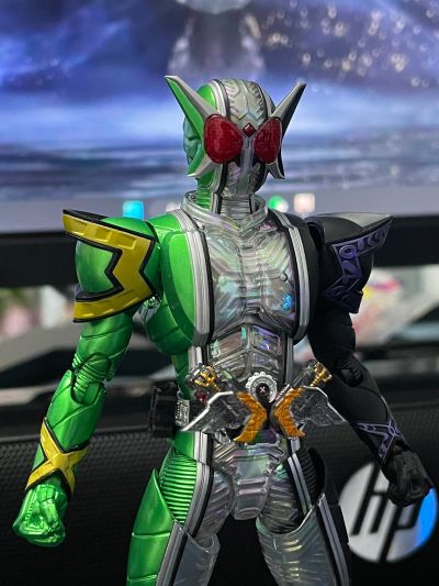 S.H.Figuarts(真骨雕制法)   假面骑士双骑  疾风王牌 极致形态
