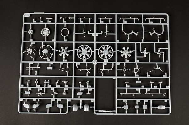 编号：05817 1/48 军用飞机系列 俄罗斯 米-4A“猎犬”直升机