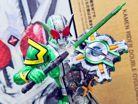 S.H.Figuarts(真骨雕制法)   假面骑士双骑  疾风王牌 极致形态