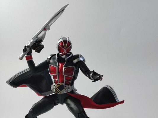 S.H.Figuarts(真骨雕制法)     假面骑士巫骑 火焰形态 10周年纪念版