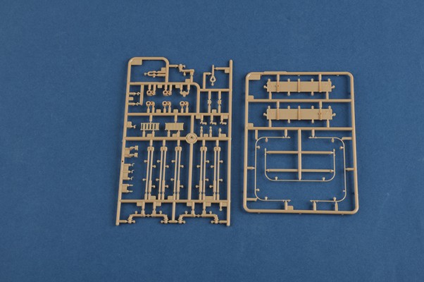 编号:84554 1/35 装甲车辆系列 德“黑豹”坦克抢修车G型(后期型)