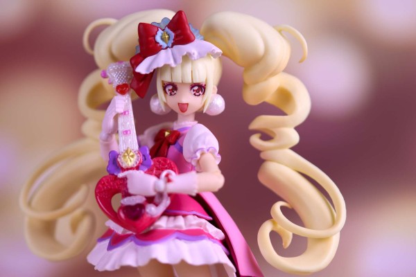 S.H.Figuarts 	拥抱！光之美少女 抱抱碳&露露·艾莫尔