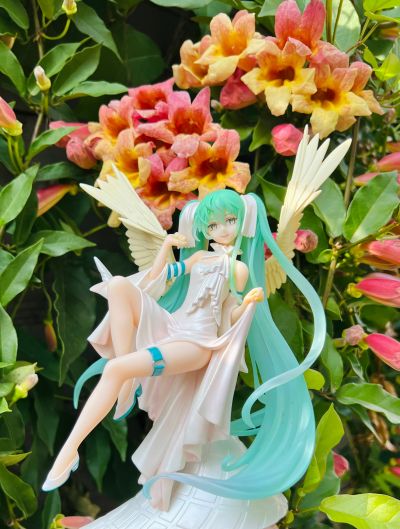 超级景品 “初音未来15周年纪念” 原画师：村上 ゆいち