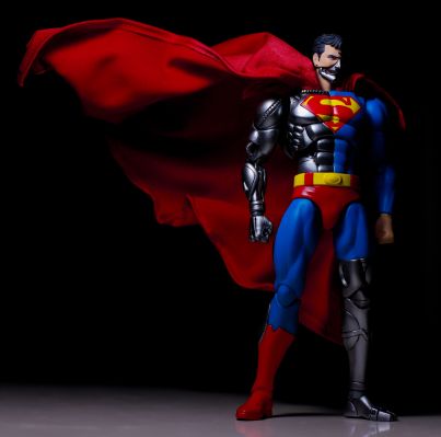 MAFEX 编号164 RETURN OF SUPERMAN 机械超人