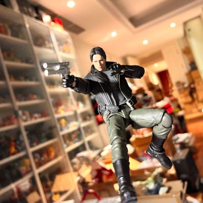 MAFEX 编号176 终结者(1984) T-800