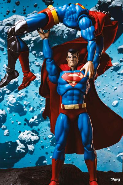 MAFEX Superman 超人 缄默 Ver.