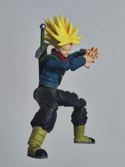 S.H.Figuarts 龙珠：异战 特兰克斯