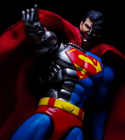 MAFEX 编号164 RETURN OF SUPERMAN 机械超人