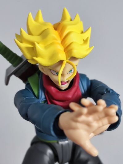 S.H.Figuarts 龙珠：异战 特兰克斯