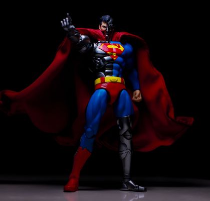 MAFEX 编号164 RETURN OF SUPERMAN 机械超人