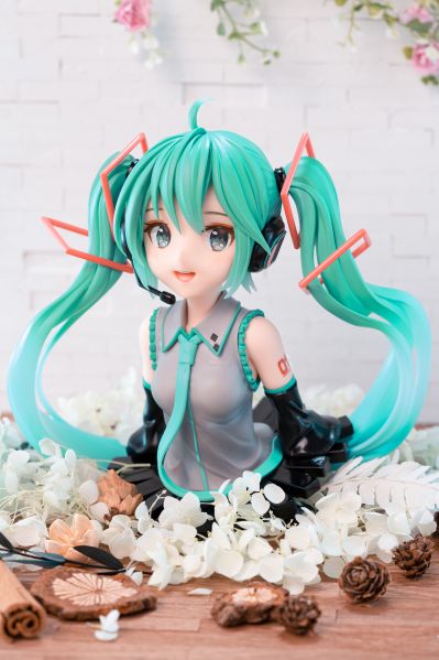 TAITO抽彩 初音未来39纪念日抽奖活动 终极快乐奖 初音未来胸像 终极快乐奖配色（原画师：藤原）