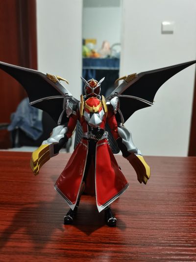 S.H.Figuarts(真骨雕制法)  假面骑士巫骑 火焰魔龙 / 万象魔龙