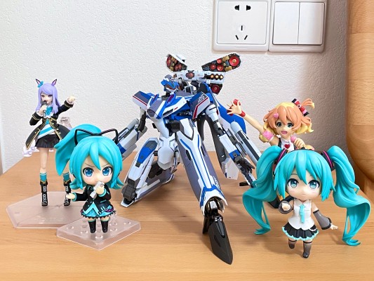 DX 超合金 超时空要塞DELTA 绝对LIVE VF-31J 齐格飞 疾风·伊梅尔曼专用机 【FAULD投影单元装备】