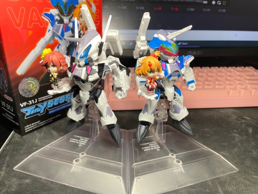 TINY SESSION 超时空要塞DELTA VF-31J 齐格飞（疾风机）+芙蕾雅