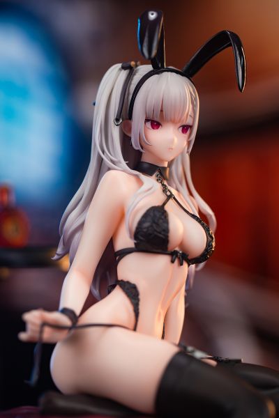 TANA 黑兔女郎