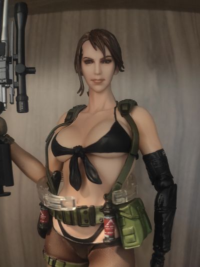 PlayArts改 メタルギアソリッドV クワイエット