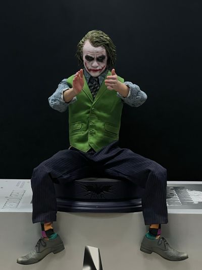 DC系列 蝙蝠侠：黑暗骑士 小丑（希斯·莱杰） 收藏级可动人偶