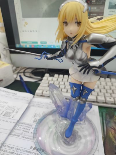 期待在地下城邂逅有错吗 外传 剑姬神圣谭 艾丝·华伦斯坦
