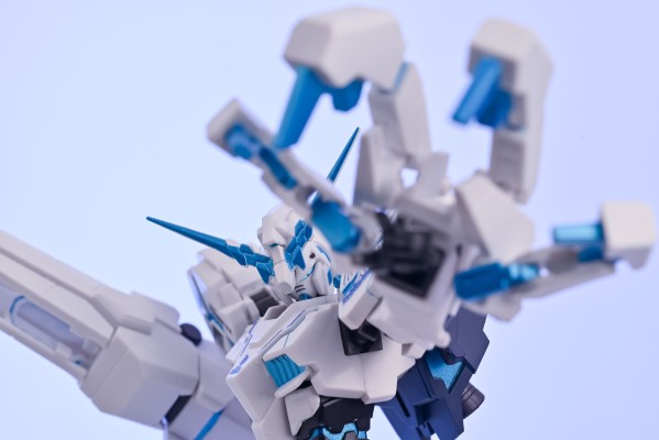 ROBOT魂 机动战士高达UC RX-0 完美独角兽高达神圣型