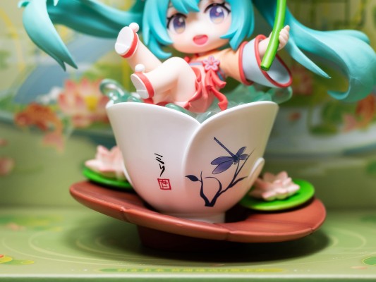 初音未来 荷塘嬉戏