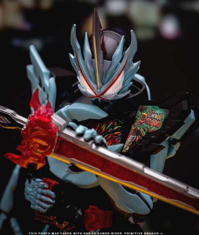 S.H.Figuarts  假面骑士圣刃 远古之龙