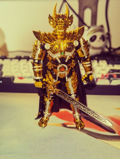 S.H.Figuarts 黄金骑士 牙狼〈GARO〉