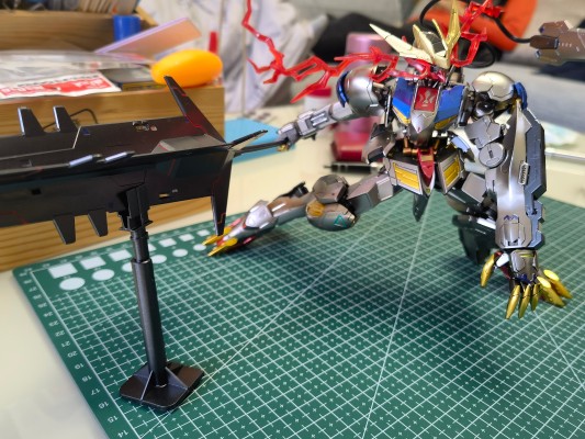 1/100 FULL MECHANICS  巴巴托斯高达天狼座帝王形态