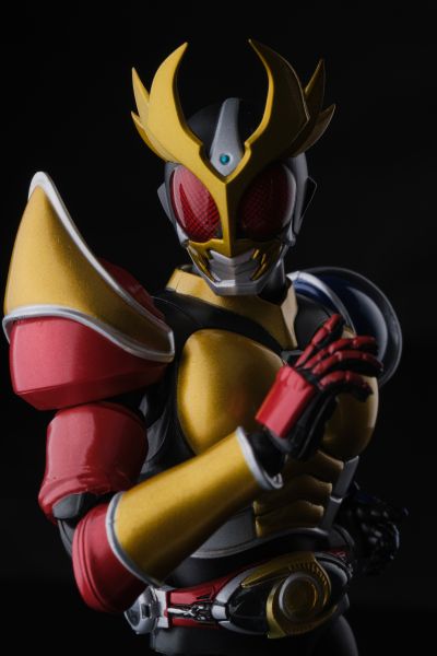 S.H.Figuarts(真骨雕制法) 假面骑士亚极陀 假面骑士亚极陀 三重形态