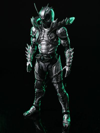 S.H.Figuarts 假面骑士暗日（BLACK SUN） 假面骑士影月