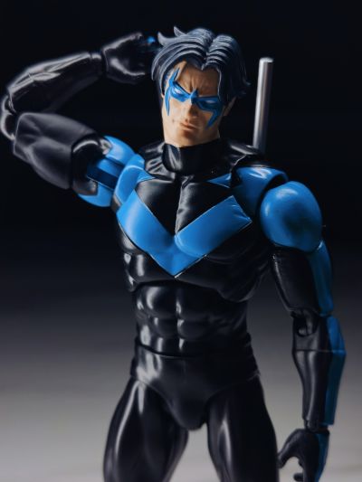MAFEX 编号175 蝙蝠侠：缄默 夜翼