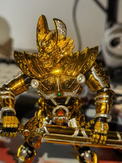 S.H.Figuarts 黄金骑士 牙狼〈GARO〉