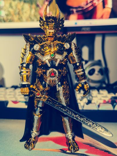 S.H.Figuarts 黄金骑士 牙狼〈GARO〉