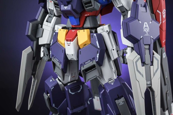 MG  机动战士高达AGE 高达AGE-1 全装备光辉型［设计师配色］